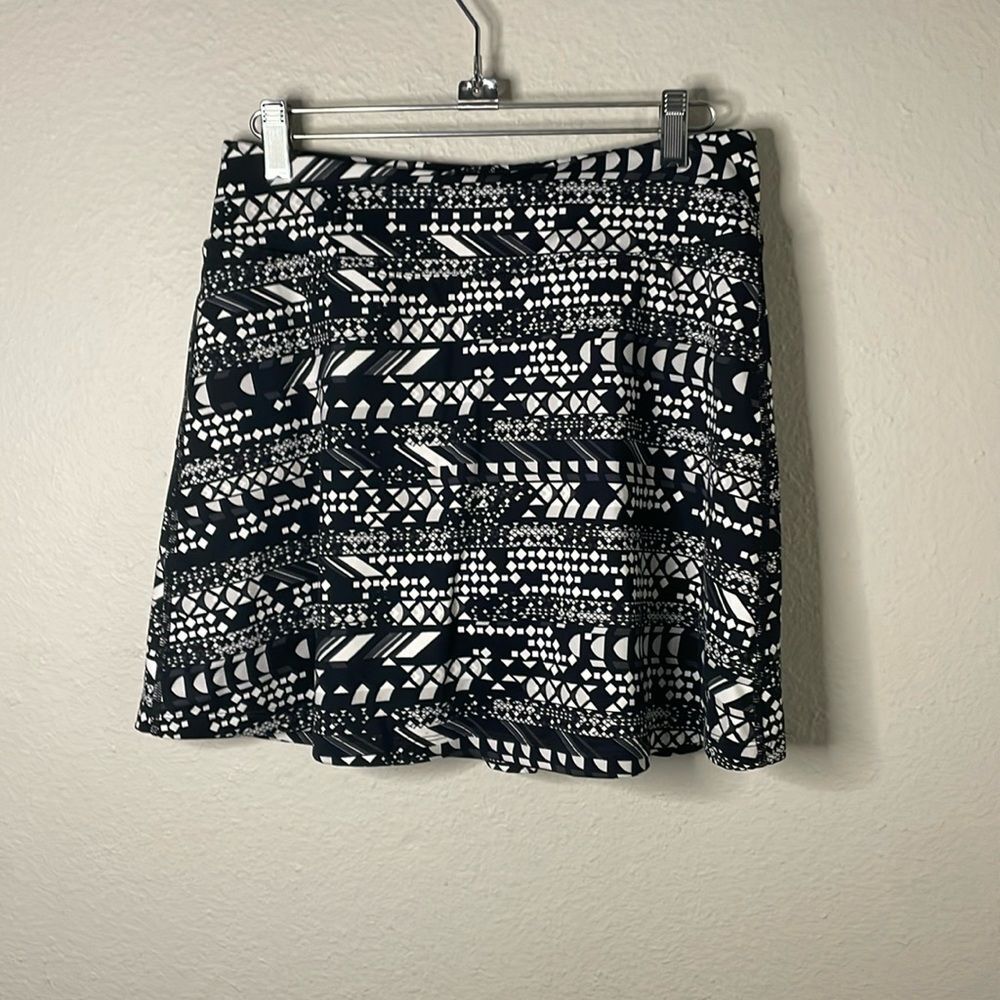 Title Nine Skorts Women Small Black White Geometric Print Skirt Shorts Athletic